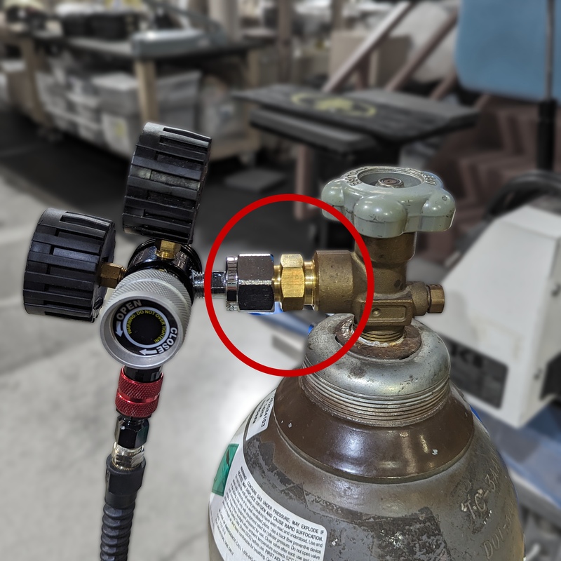 Load image into Gallery viewer, N2 male to CO2 male Adapter Brass
