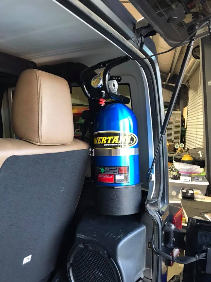 Load image into Gallery viewer, 10 lb. Roll Bar Edition Power Tank (also fits 1.5&quot;-2.5&quot; tubing &amp; CJ, YJ, TJ)
