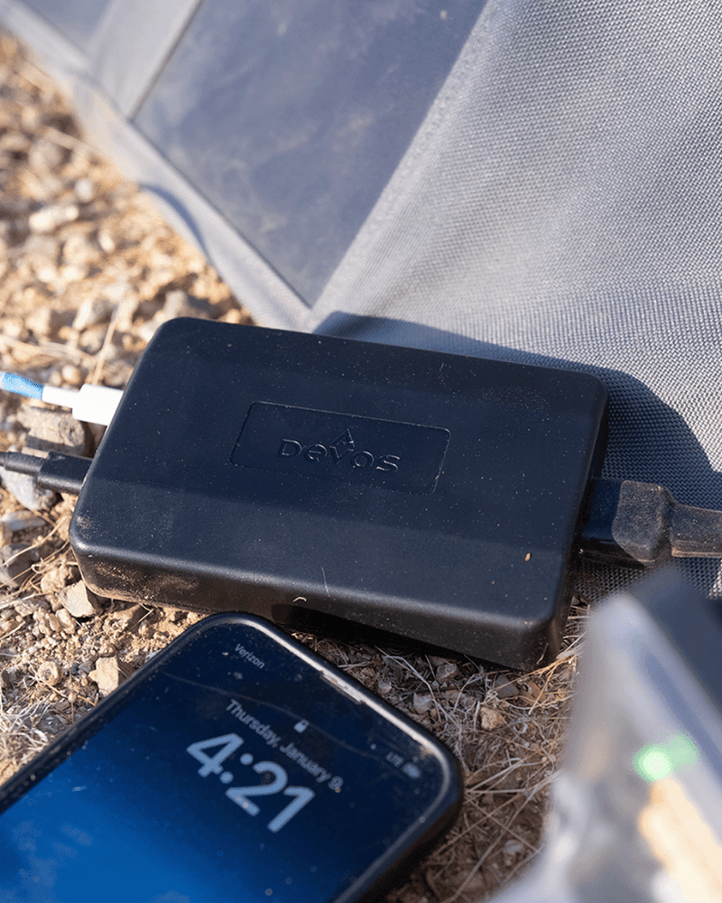 Load image into Gallery viewer, Portable Solar Voltage Regulator
