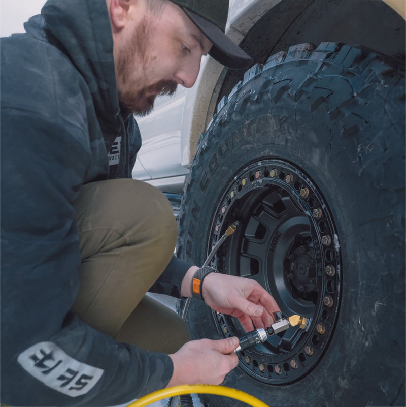 Load image into Gallery viewer, Monster Valve™ Primary - Standard Valve Stem Mount - 5 pack with Ventoso™ RED Tire Inflator Gauge
